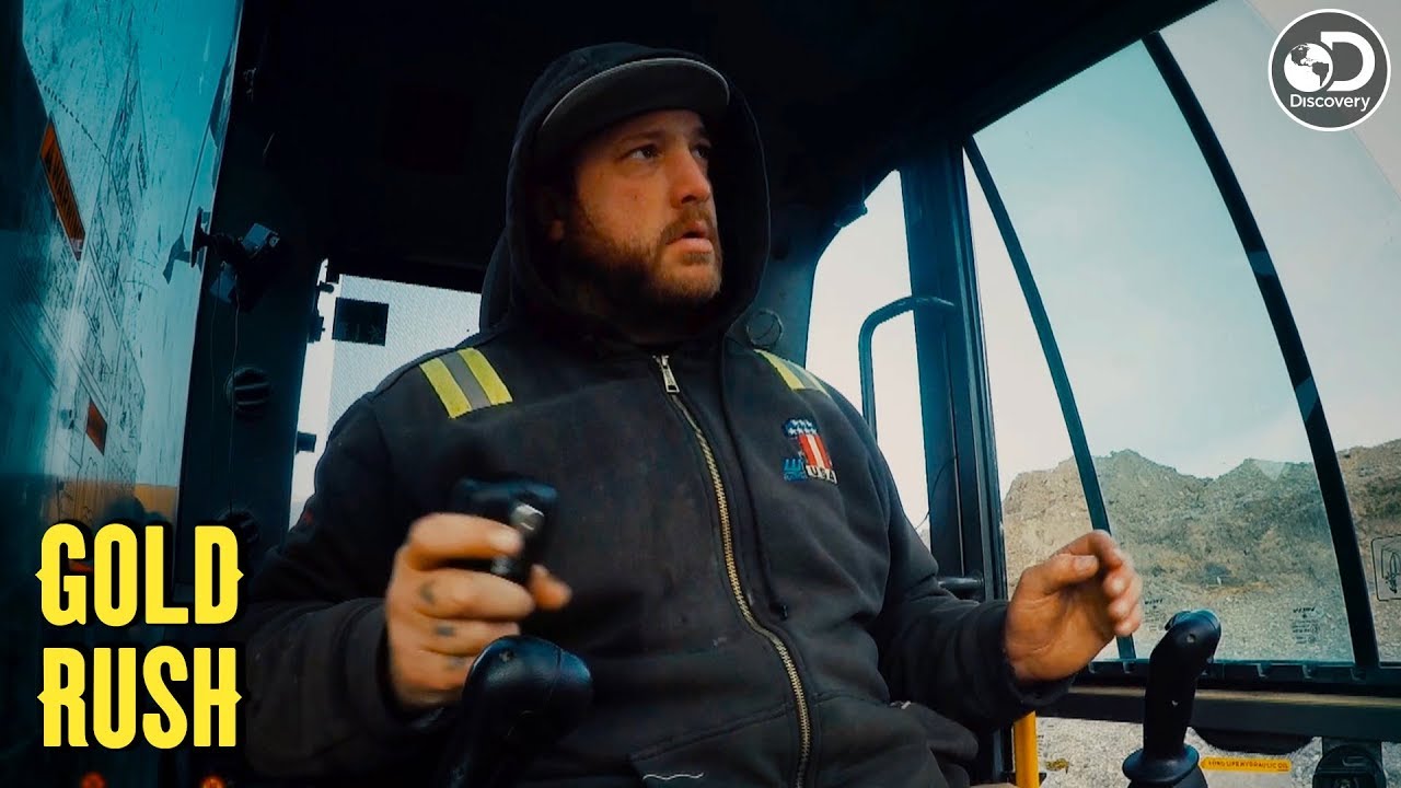 Truck Collision Leads to Injury | Gold Rush